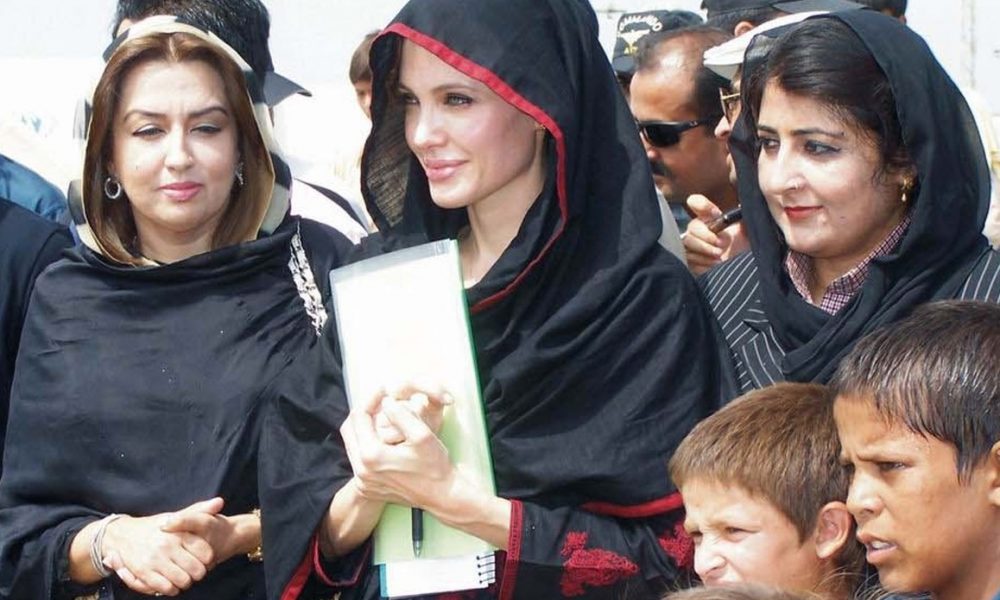 Angelina Jolie's Hollywood actress reach in Pakistan will visit flood-affected areas