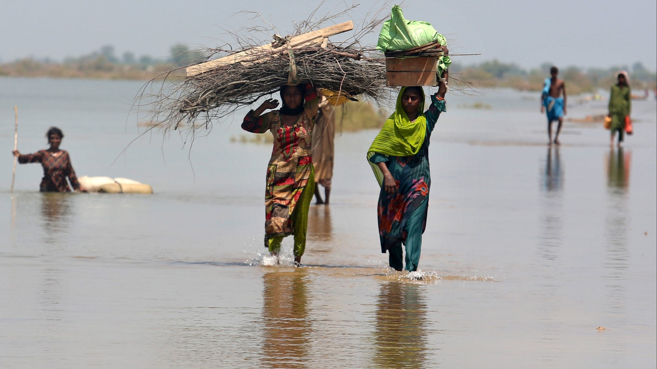 Floods declare 5 more lives as aid pours in