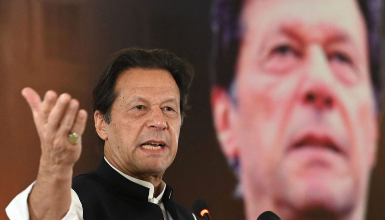 Ex PM Khan&#8217;s Challenges Govt to Arrest Him Instead of Offering Threat