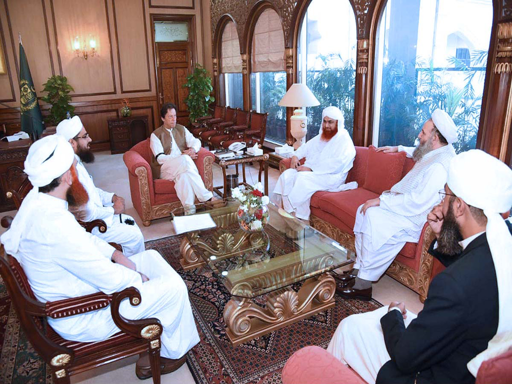 Imran meets religious scholars before long march