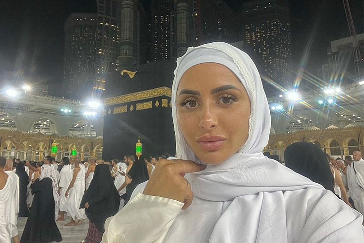 French Model Marine El Himer Embraces Islam and Performs Umrah