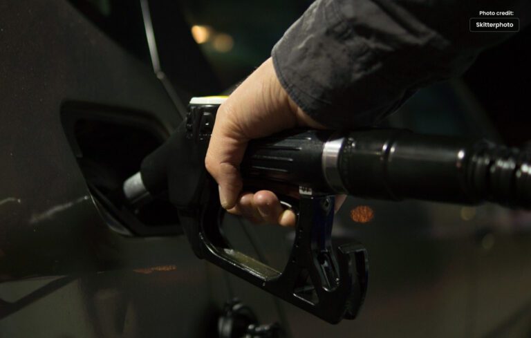 Govt Reduce Petroleum Prices by Rs 10 Per Liter