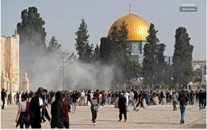 Israeli Forces Attacked Worshipers in Al-Aqsa Mosque