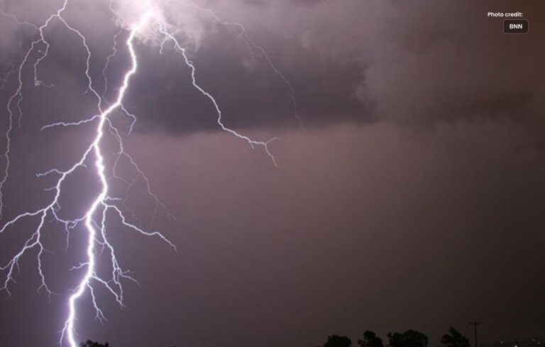 Thunderbolt Kills Six People in Tharparkar