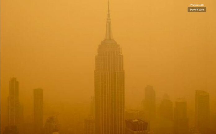 New York in Heavy Smog Due to Canadian Wildfires