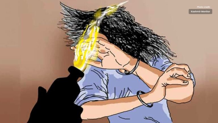 Acid Attack at Woman in Karachi Liaquatabad Area