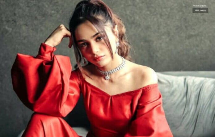 Internet users attracted to Aima Baig's 