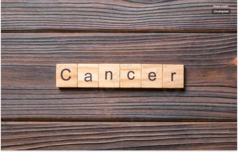 A common symptom of cancer is feeling while eating