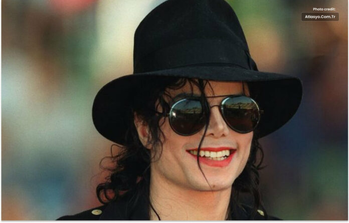 Michael Jackson cap auctioned for over Rs 2 crore