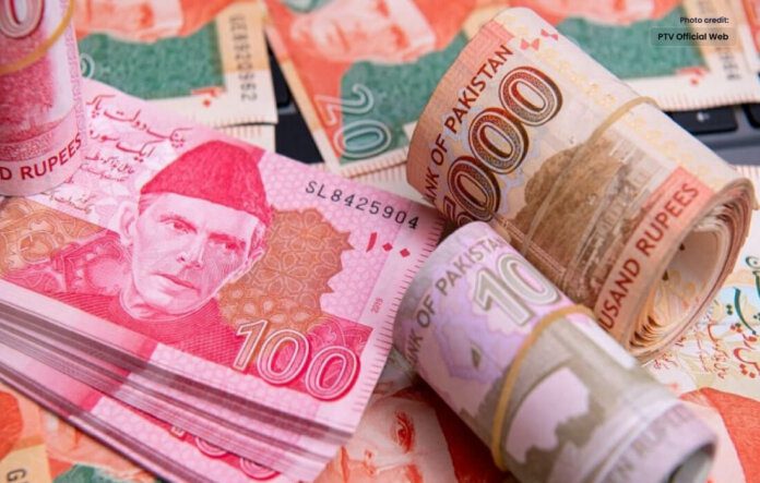 Pakistan Currency Banned in Afghanistan