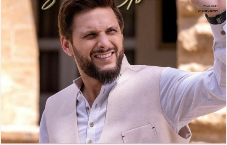 People kept making videos of wife during Tawaf, Shahid Afridi