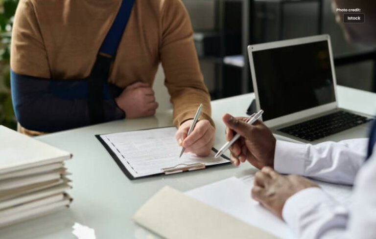 Role of Injury Lawyer: Your Legal Advocate in Times of Crisis