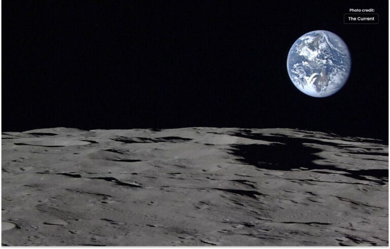 The husband gave his wife a plot on the moon as a gift The husband gave his wife a plot on the moon as a gift