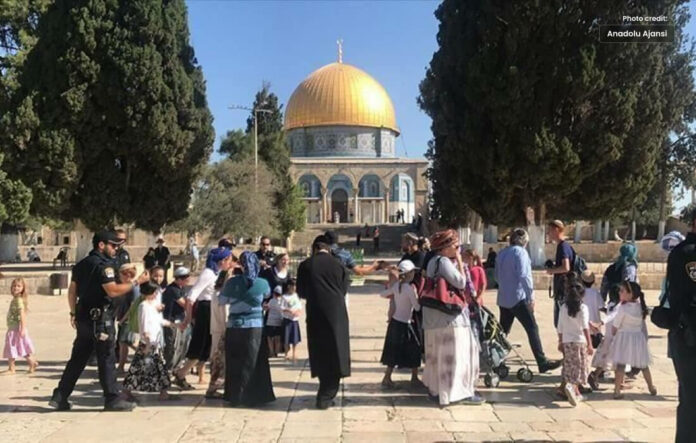 Israeli Settlers Storm Al-Aqsa on 4th Day of Sukkot Holiday