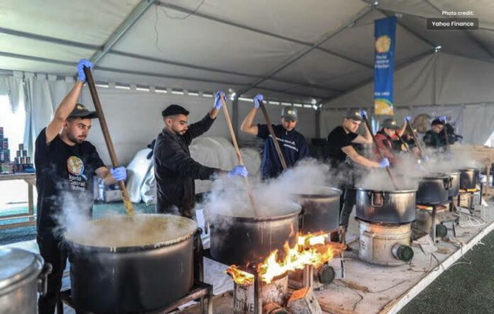 World Central Kitchen Resume Serving Food to Gaza