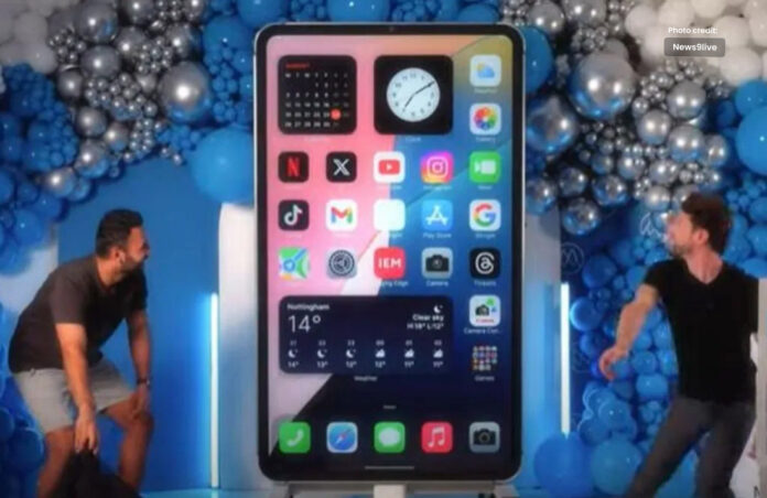 British YouTuber created the world's largest iPhone